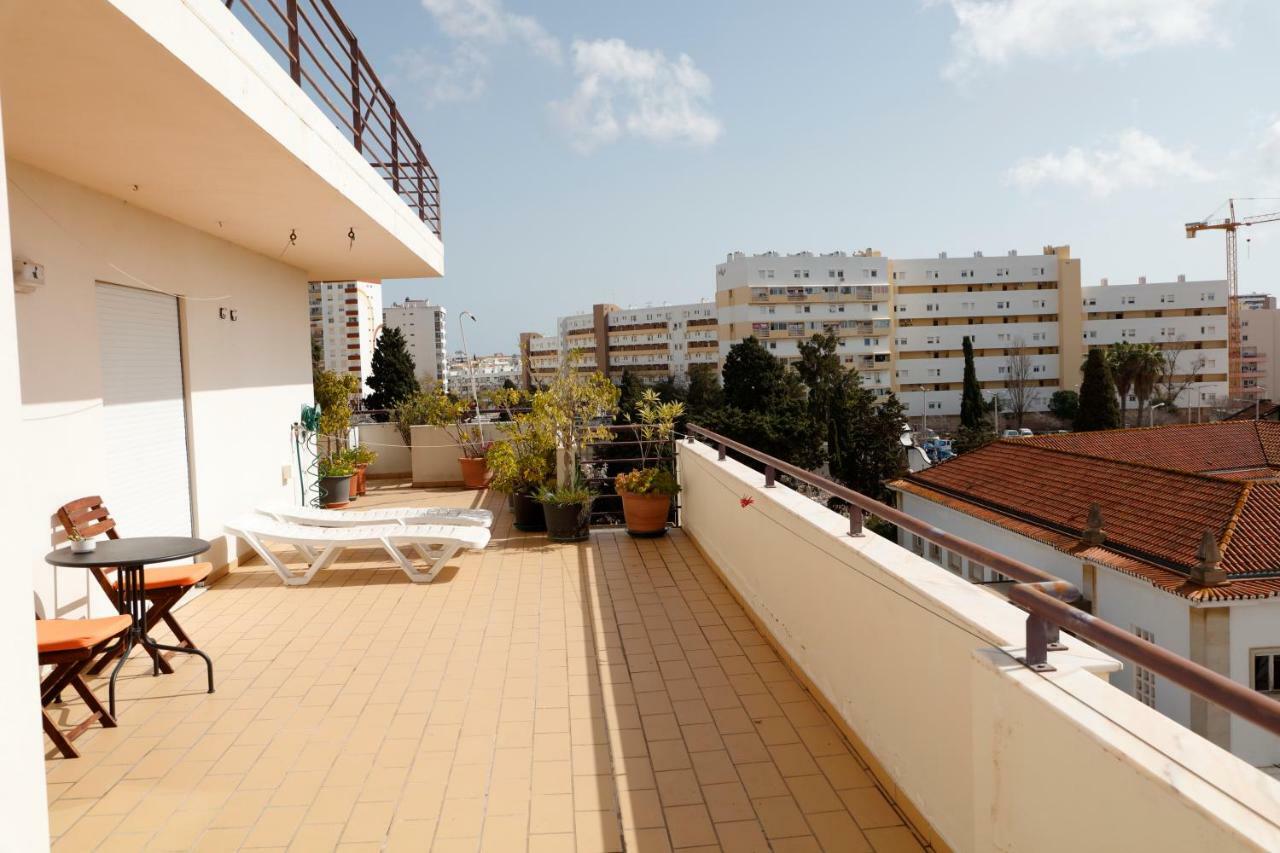 Bellavita City Faro Bagian luar foto